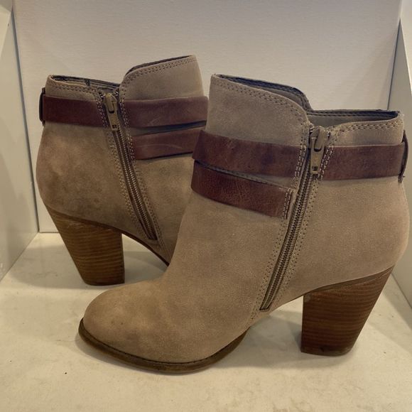 Gianni Bini Shoes - Gianni Bini Suede Ankle Boots / SZ 8
